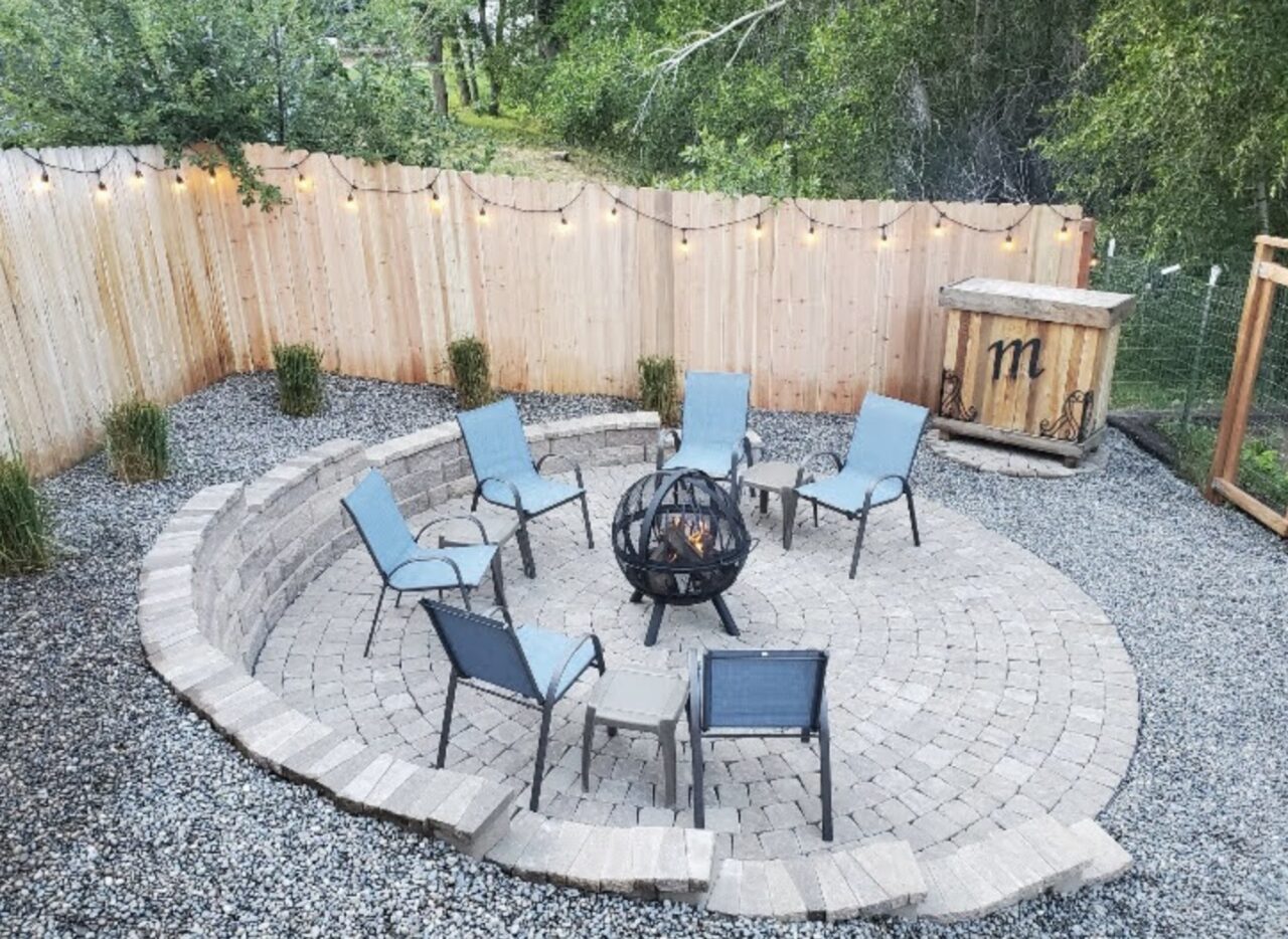 Finished outdoor fire-pit patio